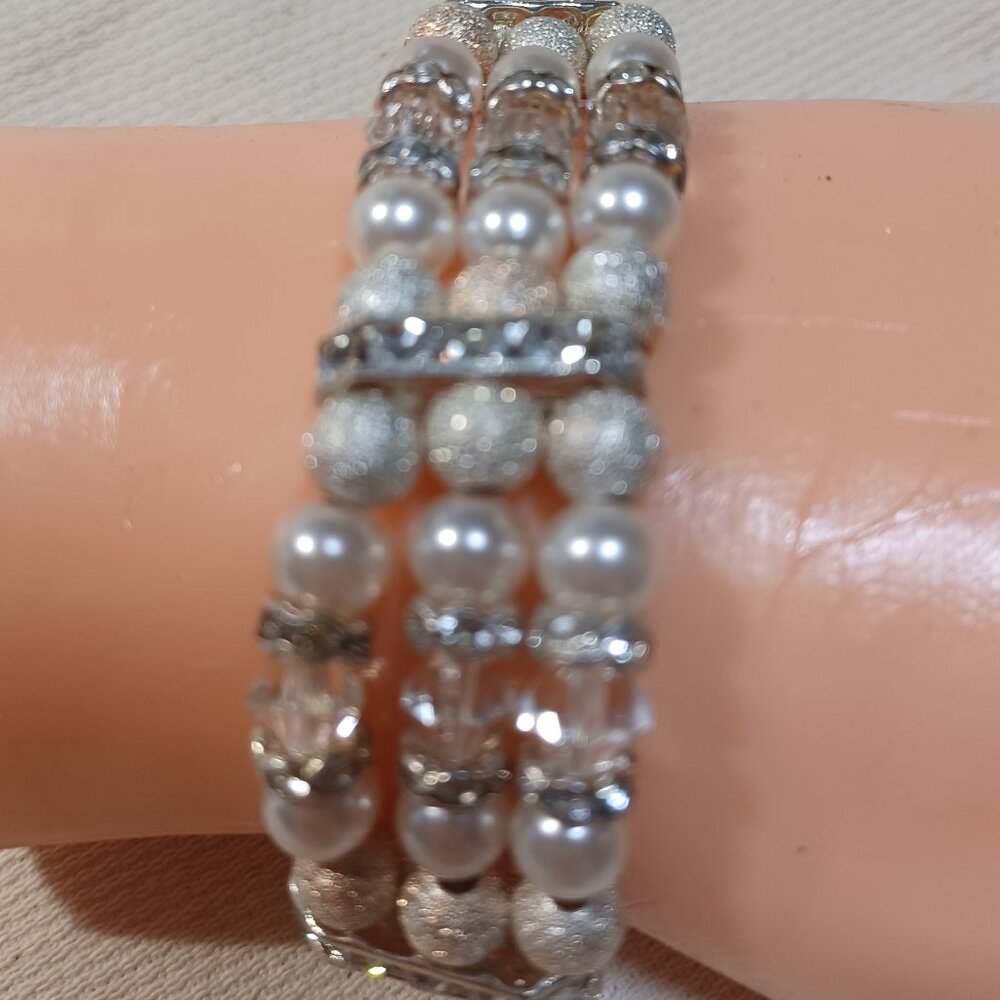 Pearl Beads, Silver beads, Crystal beads - Stretch